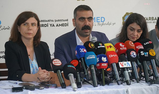 Ekrem İmamoğlu’na gözaltı… Diyarbakır Büyükşehir Belediyesi Eş Başkanları: “Bu hukuk dışı operasyonlar, bütün siyasal ve toplumsal muhalefeti hedeflemektedir”