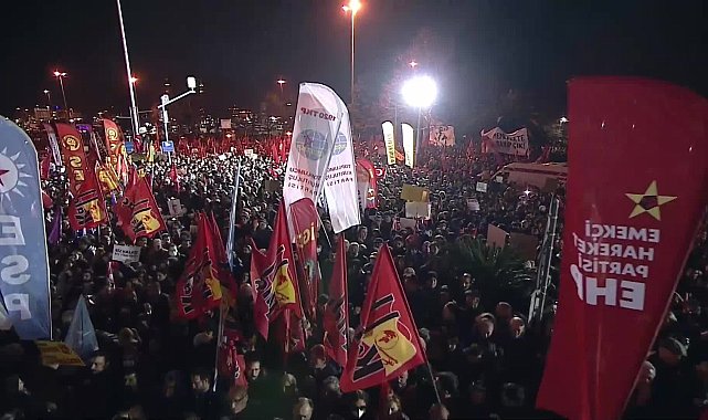 Ekrem İmamoğlu'na gözaltı... Özgür Özel, Saraçhane'den seslendi: Burayı Erdoğan'ın kayyumuna vermeyeceğiz