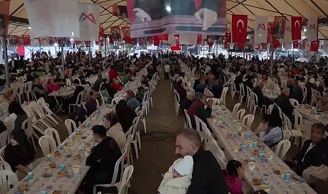 Mersin Büyükşehir Belediye Başkanı Seçer, Mezitli’de iftar yaptı