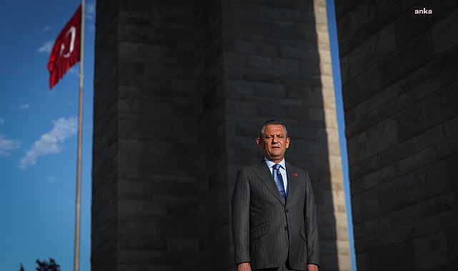Özgür Özel: “‘Çanakkale geçilmez’ sözünü tarihe yazmış destanın adıdır Çanakkale”