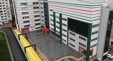 Rize'de bir lisede görevli öğretmen, bir öğrenciye cinsel istismarda bulunduğu gerekçesiyle tutuklandı