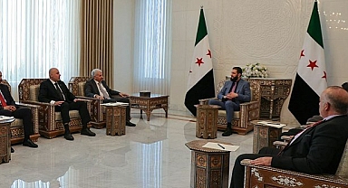 Suriye Cumhurbaşkanı El Şara, Suriye'deki olayları araştırmak için kurulan komiteyle toplantı yaptı