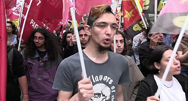 1 Mayıs öncesi İzmir’deki gözaltı operasyonuna tepki... İzmir Barosu Başkanı Yılmaz: Keyfi gözaltılar halkın mücadelesini engelleyemeyecektir 