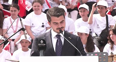 1000 Çocuk Korosu'ndan 23 Nisan konseri... Hüseyin Can Güner: ''Demokrasiden, özgürlüklerden, Cumhuriyet devrimlerinden asla vazgeçmeyeceğiz'' 