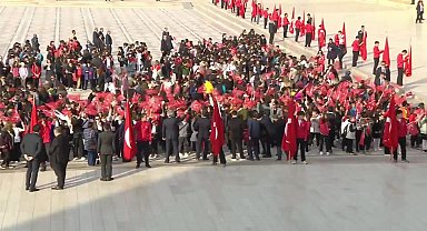 23 Nisan Ulusal Egemenlik ve Çocuk Bayramı kutlanıyor... Milli Eğitim Bakanı Tekin, çocuklarla Anıtkabir’de 