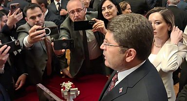 Adalet Bakanı Yılmaz Tunç: DEM Parti grup başkanvekilleri ile yarın Adalet Bakanlığı'nda bir görüşme gerçekleştireceğiz