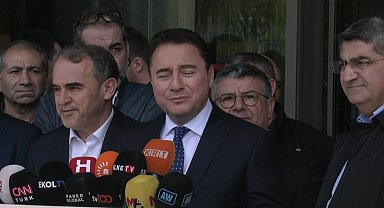 Ali Babacan, Sırrı Süreyya Önder'i ziyaret etti: 