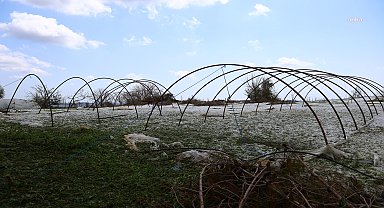 Antalya Büyükşehir Belediyesi ekipleri, dolu yağışının ardından Manavgat’ta hasar tespit çalışması yapıyor
