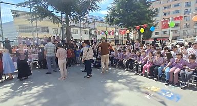 Artvin Vakıfbank İlkokulu, 23 Nisan Ulusal Egemenlik ve Çocuk Bayramı’nı Gürcistan'dan gelen misafirlerle kutladı