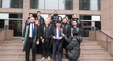 Avukat gözaltılarına adliye önünde tepki: