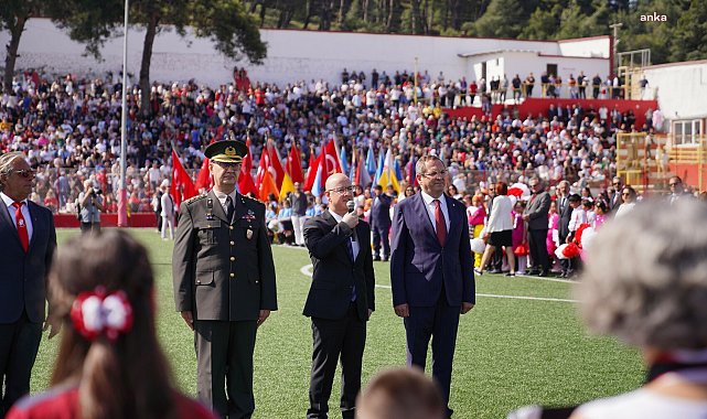Ayvalık'ta 23 Nisan, coşkuyla kutlandı