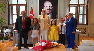 Bilecik Belediye Başkanı Subaşı, çocukları makamında ağırladı 
