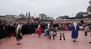 CHP'den Taksim Anıtı'na 