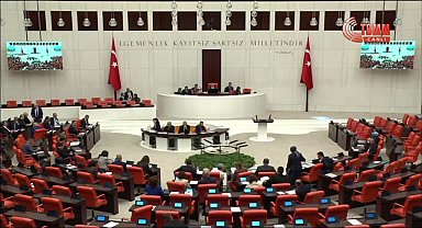 CHP'li İnan Akgün Alp'ten Bakan Tunç'a: Adalet Bakanı adeta elinde satırla adaleti doğruyor ama Kars'ta da kasaplık yapıyor