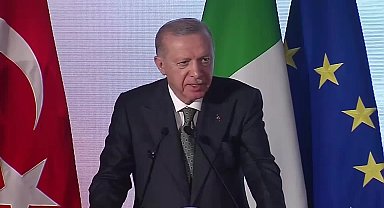 Cumhurbaşkanı Erdoğan, İtalya'da: İş dünyamızın vize konusunda yaşadıkları güçlüklerin ekonomik ilişkilerimize ket vurduğunu görüyoruz