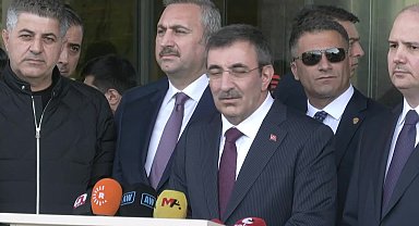 Cumhurbaşkanı Yardımcısı Cevdet Yılmaz, Sırrı Süreyya Önder'i ziyaret etti: 