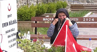 Dervişoğlu, Eren Bülbül ve Volkan Konak’ın mezarını ziyaret etti