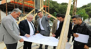 Edremit Belediye Başkanı Ertaş, yapımı devam eden Kent Lokantası'nda incelemelerde bulundu