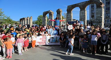 Efes Selçuk İzmir Çocuk ve Gençlik Tiyatroları Festivali ile renklendi