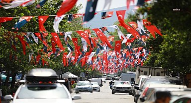 Efes Selçuk sokakları Türk Bayraklarıyla donatıldı