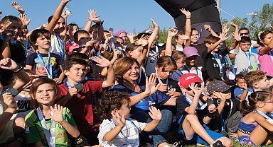 Eskişehir Büyükşehir Belediye Başkanı Ünlüce: “Çocuklarımızın ve milletimizin 23 Nisan Ulusal Egemenlik ve Çocuk Bayramı’nı tebrik ediyorum”