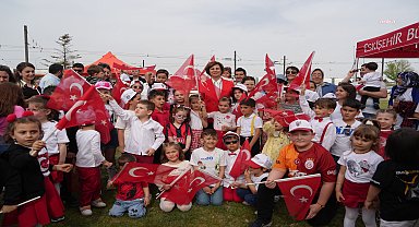 Eskişehir Büyükşehir Belediyesi, 23 Nisan dolayısıyla kent merkezi ve ilçelerde etkinlikler düzenleyecek