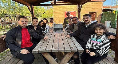 Felsefeden robotik kodlamaya uzanan yolculuk: Wolf Robotics gençleri, Mataracı Grup sponsorluğunda Amerika yolcusu