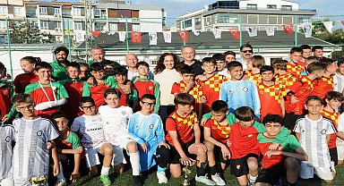 Geleceğin futbol yıldızları Karşıyaka’da buluştu