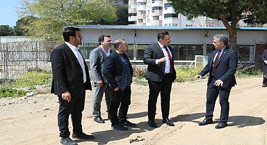 Gemlik Belediye Başkanı Deviren, kentsel dönüşüm sürecindeki Orkent Sitesi’nde incelemelerde bulundu