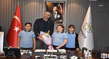 Germencik Belediye Başkanı Zencirci, koltuğunu çocuklara devretti 