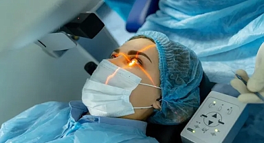 Gözlükler tarih mi oluyor? Işığa kavuşmanın mucizevi yolu masaya yatırıldı! İşte lazer ameliyatının bilinmeyenleri!