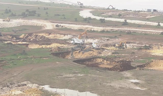 İSKİ'nin 23 Mayıs'a kadar süre verdiği Sazlıdere baraj havzasına yapılan TOKİ Konutları inşaatı hızla devam ediyor