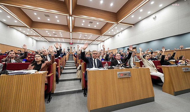 İzmir Büyükşehir Belediye Başkanı Tugay: “Bizler birilerini zengin etmek için değil, insanlar adil bir şekilde yaşasın diye dertlenen insanlarız”