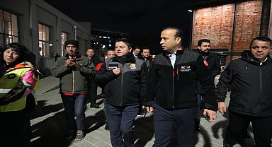 Kadıköy Belediye Başkanı Kösedağı, depremin ardından geceyi sahada geçirdi
