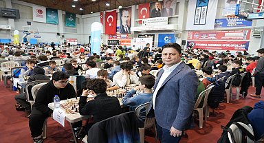 Kadıköy Belediyesi 23 Nisan Satranç Turnuvası yoğun katılım ile gerçekleşti 