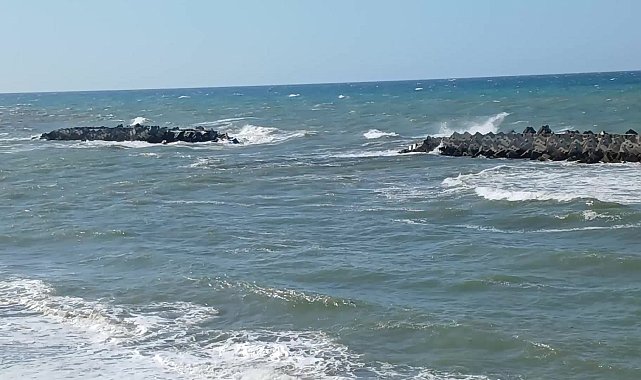 Karadeniz’de poyraz fırtınası: 4 metrelik dalgalar oluştu