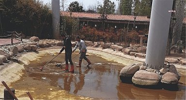 Kırşehir Belediyesi, Güzler Evcil Hayvanlar Parkı’nda yaşayan hayvanların kontrollerini günlük olarak yapıyor 