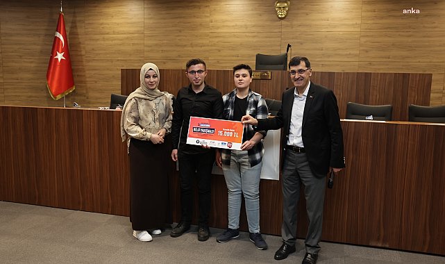 Kütahya'da gençler bilgileri ile yarıştı