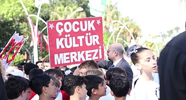 Manavgat Belediye Başkanı Kara, 23 Nisan gösterilerine katıldı