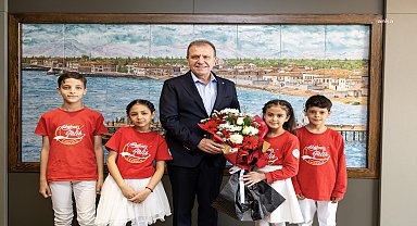 Mersin Büyükşehir Belediye Başkanı Seçer, koltuğunu çocuklara devretti 