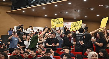 Mersin Büyükşehir Belediyesi kurs merkezi öğrencileri, bilgi yarışması heyecanı yaşadı