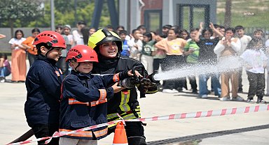 Mersin'de çocuklar, itfaiyecilik eğitimi aldı
