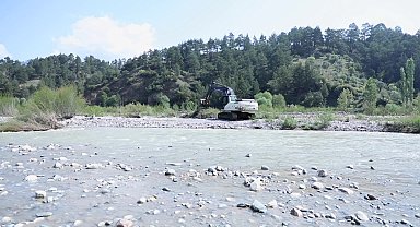 Muğla Büyükşehir Belediyesinden sulama kanallarında temizlik çalışması