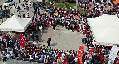 Osmangazi Belediyesi 23 Nisan'ı kortej yürüyüşü ile kutladı 