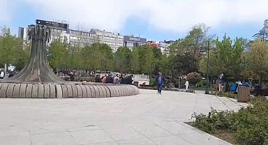 Özgür Çelik, 6.2'lik depremin ardından yurttaşların akın ettiği parklardan Gezi Parkı'na gitti: “Ekrem İmamoğlu’nu, belediye başkanlarımızı serbest bırakın”