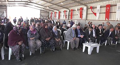 Silivri'de gübre desteği programına katılan vatandaş: “İmamoğlu’na yapılan haksızlık. Yazık günah değil? Çoluk çocuk kırıldı geçti. Her gün ağlıyorum