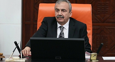 Sırrı Süreyya Önder'in yaklaşık yedi saat süren ameliyatı tamamlandı