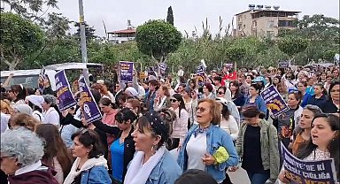 Suriye İçin Kadın İnisiyatifi'nden Suriye'de kadınlara yönelik şiddete protesto yürüyüşü