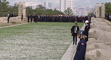 TBMM Başkanı Kurtulmuş ve devlet erkanı Anıtkabir’de: 