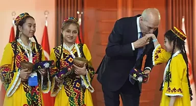 TBMM Başkanı Kurtulmuş, farklı ülkelerden gelen çocukları kabul etti